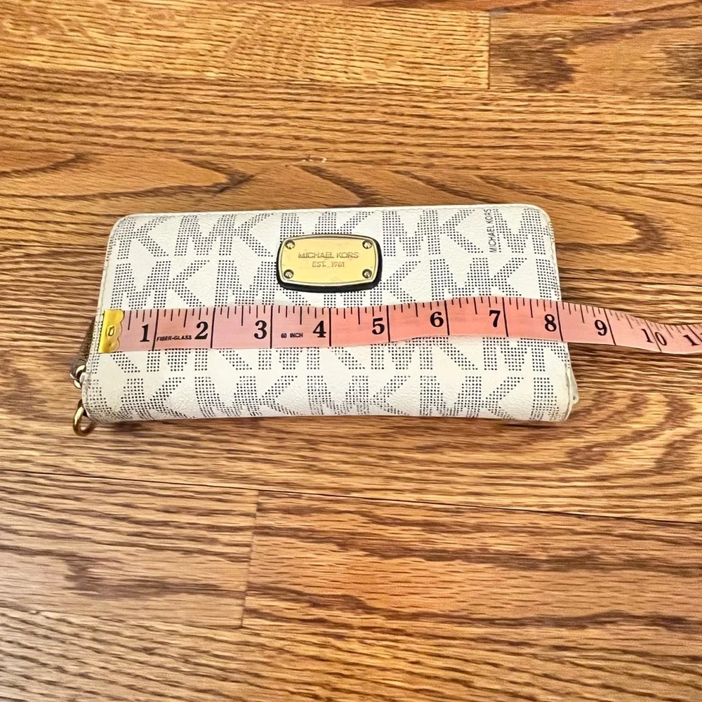 Michael Kors White Monogram wallet no wristlet band